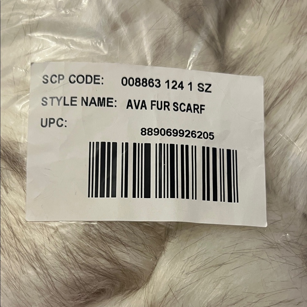 Lilly Pulitzer Ava Fur Scarf - Picture 6 of 8